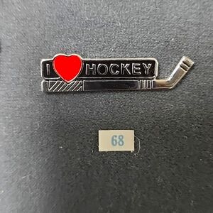 I "HEART" Hockey pin
